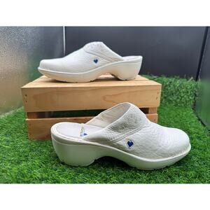 Nurse Mates Thea Clogs- White- Size 8.5W